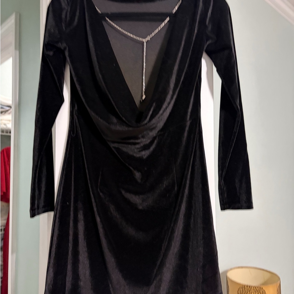 Lara Elegant Black Velvet Dress